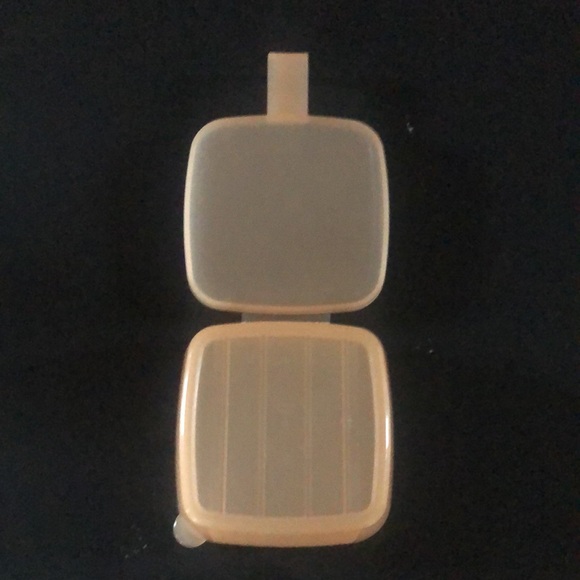 Tupperware Forget Me Not Cheese Keeper - Picture 4 of 5